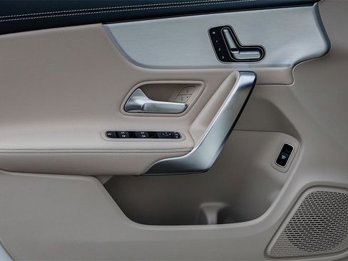 New 2025 Mercedes-Benz CLA 250 image 21