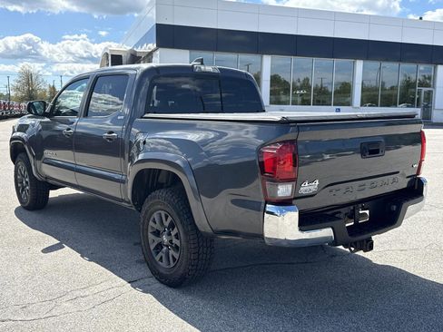 Used 2022 Toyota Tacoma SR5 image 9