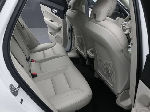 Used 2024 Volvo XC60 B5 Plus w/ Protection Package Premier AWD/4WD image 18