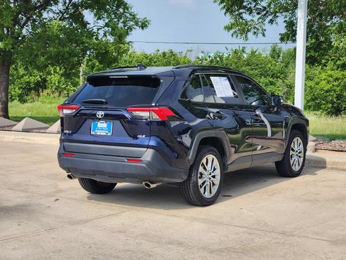 Used 2022 Toyota RAV4 XLE Premium FWD image 5