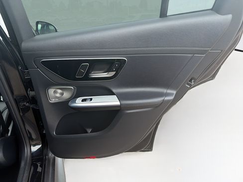 Used 2025 Mercedes-Benz GLC 300 4MATIC w/ AMG Line image 32