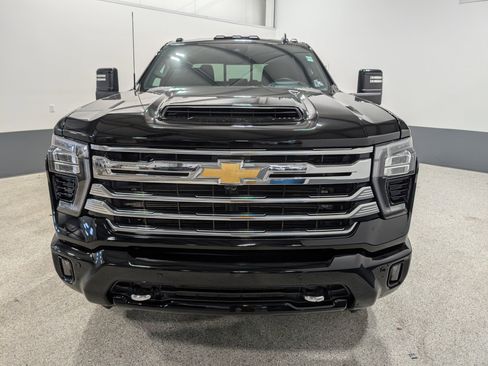 Used 2024 Chevrolet Silverado 2500 High Country w/ High Country Premium Package image 8