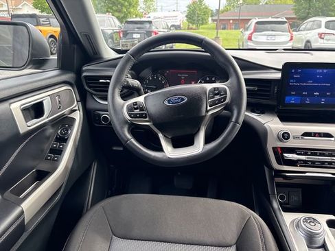 Used 2024 Ford Explorer XLT AWD/4WD image 14