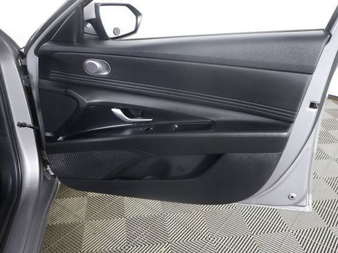 Used 2023 Hyundai Elantra SEL w/ Convenience Package FWD image 21