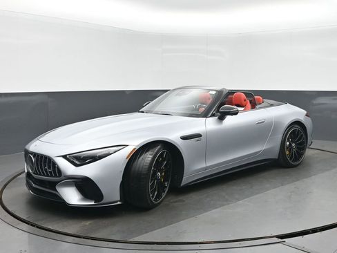 Used 2022 Mercedes-Benz SL 63 AMG 4MATIC w/ AMG Aerodynamic Package image 7