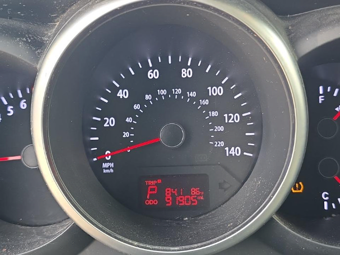 Used 2013 Kia Soul + w/ Audio Pkg FWD image 8