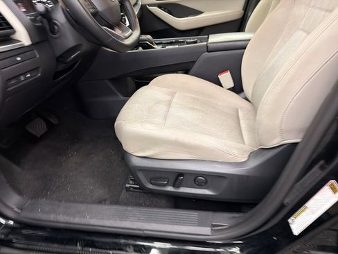 Used 2025 Nissan Rogue SV AWD/4WD image 10