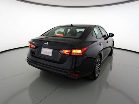 Used 2025 Nissan Altima 2.5 SV image 9