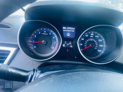 Used 2017 Hyundai Elantra GT image 18