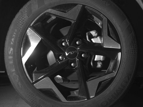 Used 2025 Kia Seltos S image 13