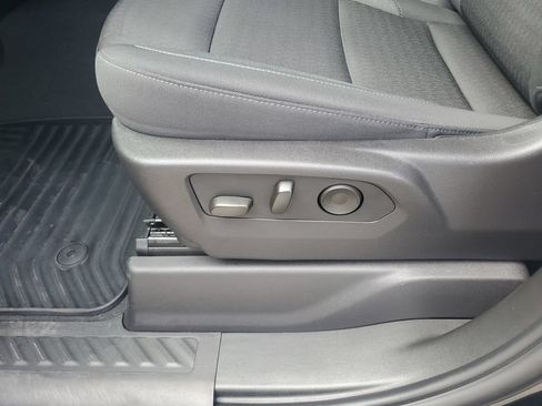 Used 2024 Chevrolet Silverado 1500 Custom AWD/4WD image 19