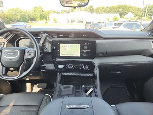 Used 2026 GMC Sierra 2500 AT4X AWD/4WD image 9