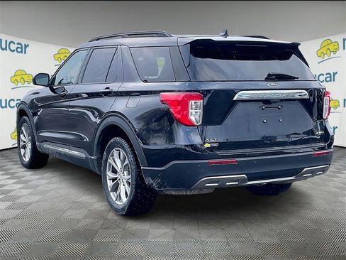 Used 2021 Ford Explorer XLT w/ Equipment Group 202A image 4