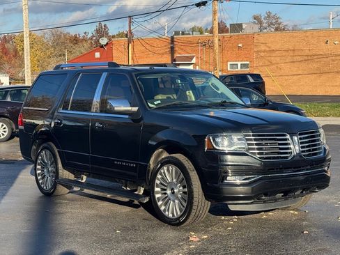 Used 2015 Lincoln Navigator 4WD w/ Equipment Group 101A Reserve image 4