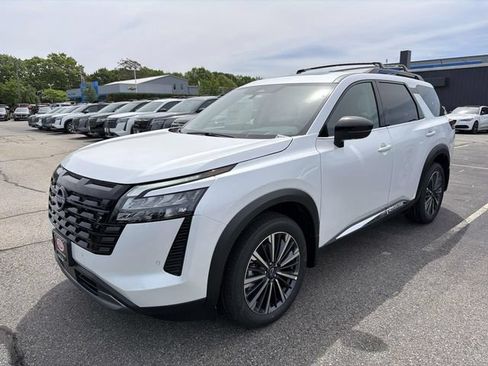 New 2026 Nissan Pathfinder Platinum AWD/4WD image 1