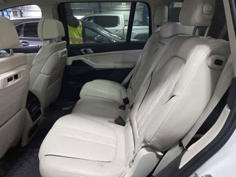 Used 2020 BMW X7 xDrive40i w/ Premium Package image 11