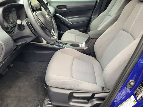 Used 2024 Toyota Corolla Cross AWD Hybrid w/ Moonroof Package image 18