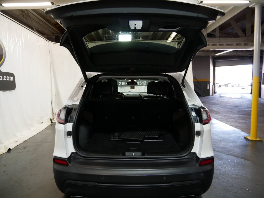 Used 2019 Jeep Cherokee Latitude Plus w/ Comfort/Convenience Group AWD/4WD image 27
