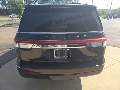 Certified 2023 Lincoln Navigator L Reserve AWD/4WD image 15