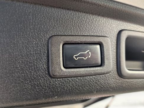 Used 2016 Subaru Forester 2.5i Touring w/ Eyesight & Navigation System image 15