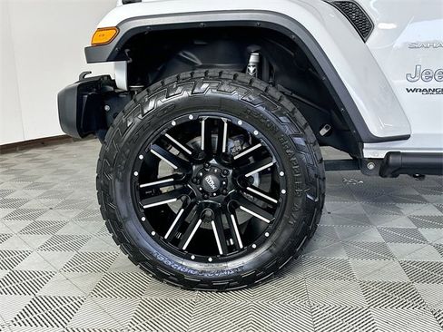 Used 2018 Jeep Wrangler Unlimited Sahara w/ Cold Weather Group image 25