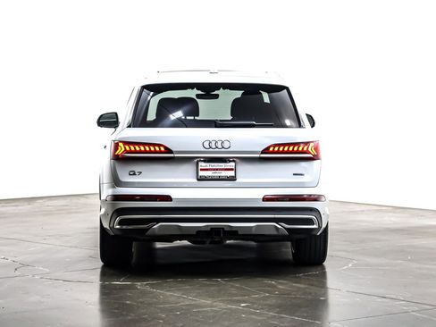 Used 2023 Audi Q7 3.0T Prestige image 5