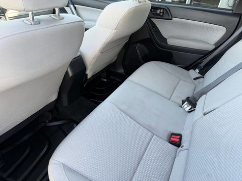 Used 2017 Subaru Forester 2.5i Premium w/ All-Weather Package AWD/4WD image 21