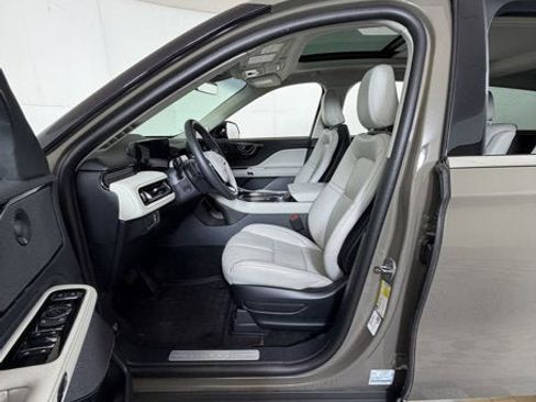 Used 2025 Lincoln Aviator 2WD w/ Equipment Group 101A image 10