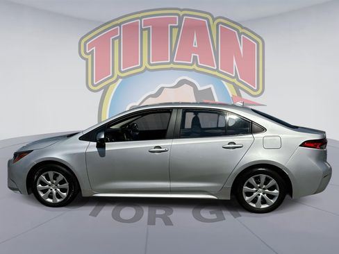 Used 2024 Toyota Corolla LE FWD image 3