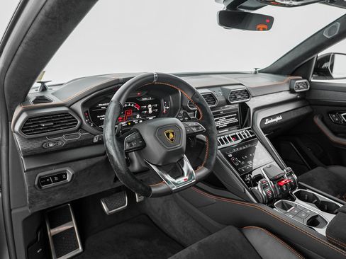 Used 2022 Lamborghini Urus AWD/4WD image 16