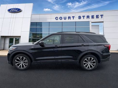 Certified 2026 Ford Explorer ST-Line AWD/4WD image 2