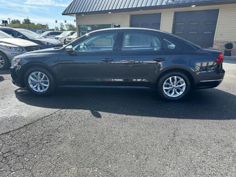 Used 2018 Volkswagen Passat 2.0T S image 11