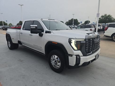 Used 2024 GMC Sierra 3500 Denali Ultimate AWD/4WD image 4