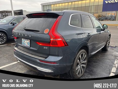 Used 2023 Volvo XC60 B5 Ultimate w/ Climate Package FWD image 3