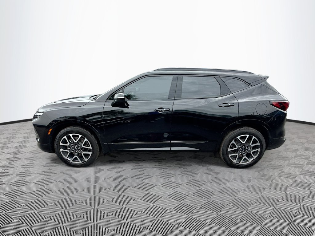 Used 2025 Chevrolet Blazer RS w/ Driver Confidence II Package FWD image 9