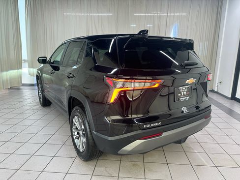 Used 2026 Chevrolet Equinox LT FWD image 9