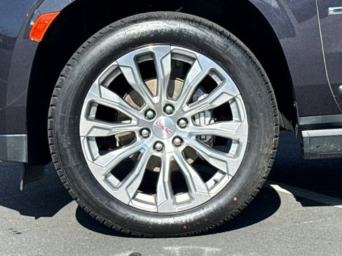 Used 2023 GMC Yukon Denali image 36
