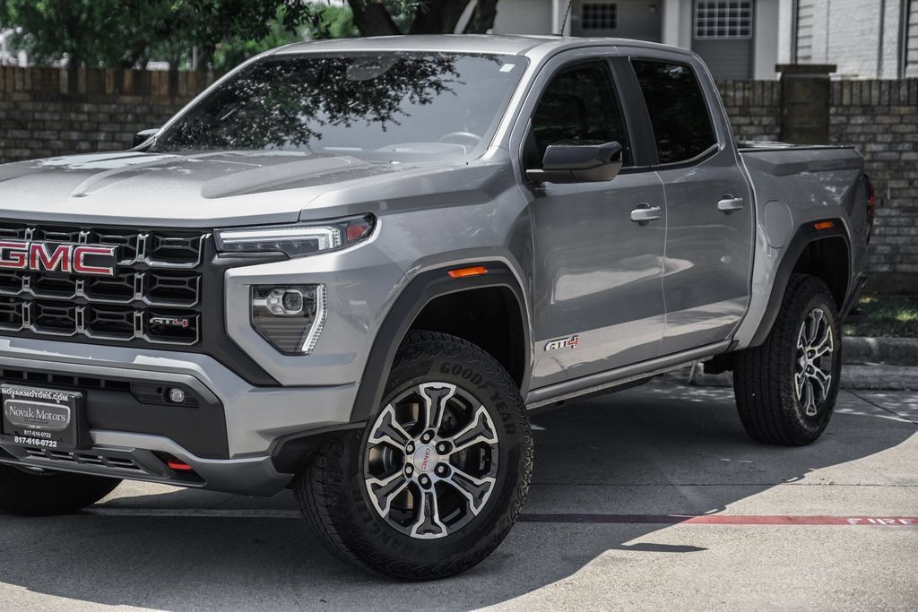 Used 2023 GMC Canyon AT4 w/ Canyon Safety Plus Package AWD/4WD image 13