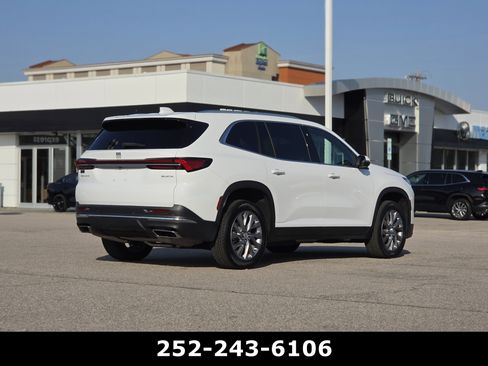 Used 2025 Buick Enclave Preferred image 6