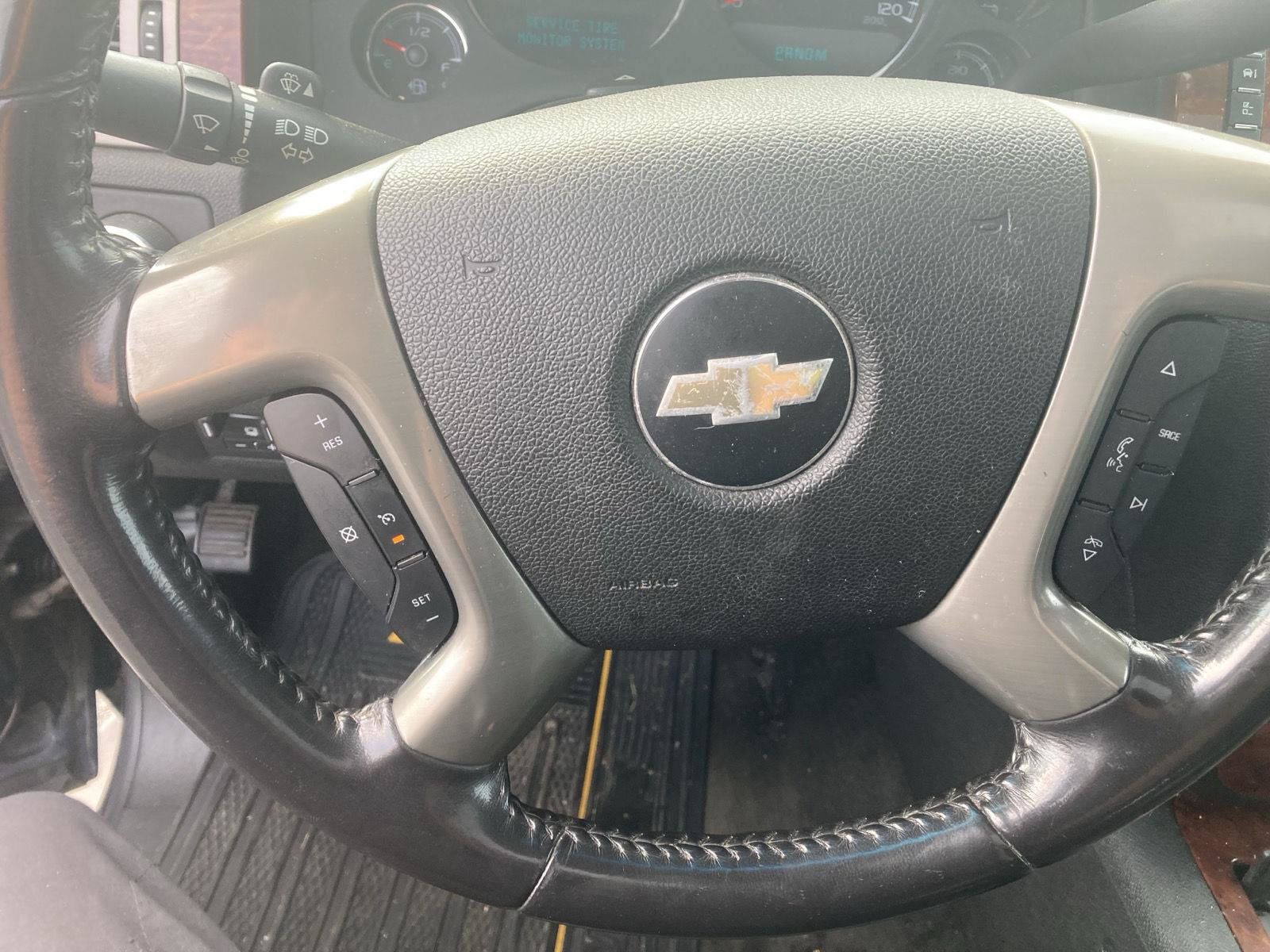Used 2010 Chevrolet Avalanche LTZ AWD/4WD image 14