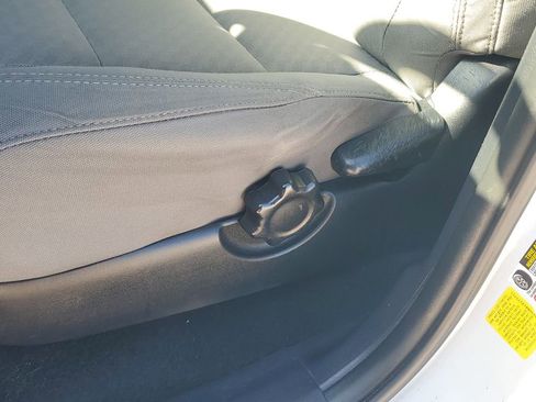 Used 2020 Toyota Tacoma SR w/ SR Convenience Package image 32