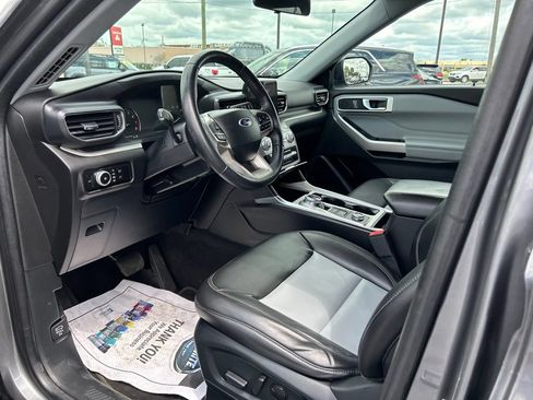 Used 2023 Ford Explorer XLT w/ Equipment Group 202A AWD/4WD image 13