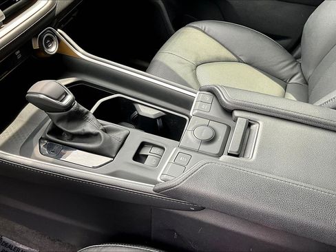 Used 2024 Toyota Grand Highlander AWD Hybrid image 19
