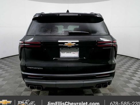 Certified 2025 Chevrolet Traverse LT FWD image 29