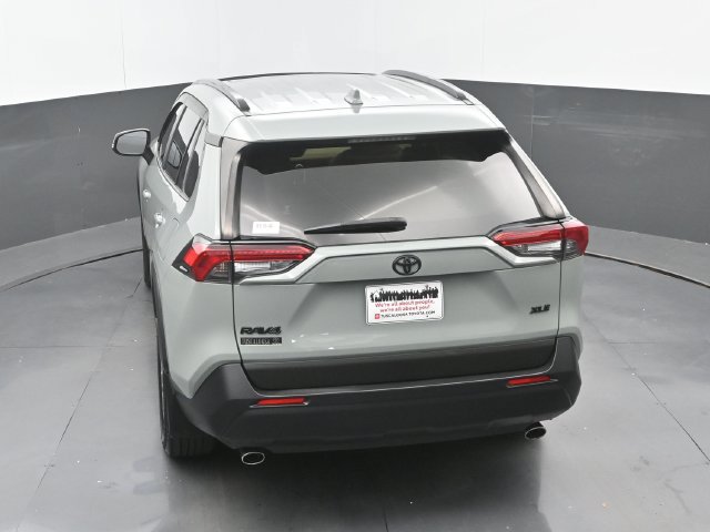 Used 2022 Toyota RAV4 XLE Premium FWD image 32