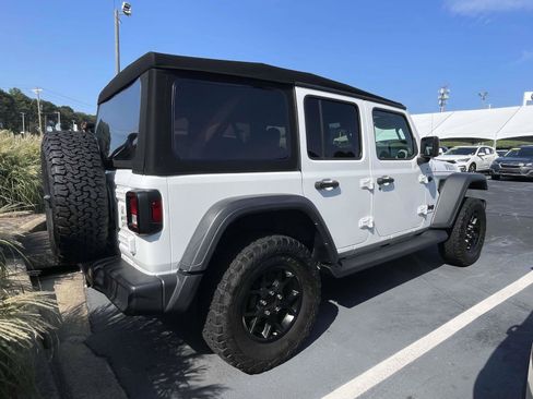 Used 2024 Jeep Wrangler Unlimited Sport AWD/4WD image 4