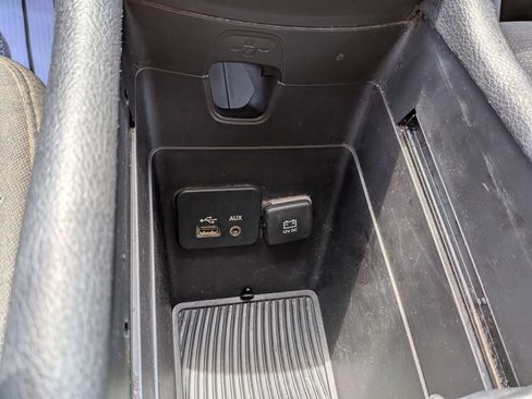 Used 2016 Chrysler 200 Limited w/ Convenience Group FWD image 45