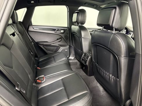 Certified 2023 Porsche Macan S AWD/4WD image 25