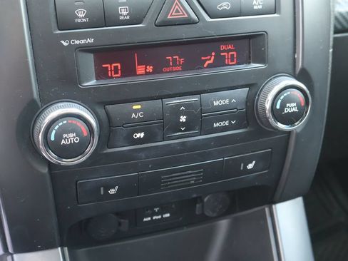 Used 2011 Kia Sorento SX FWD image 41