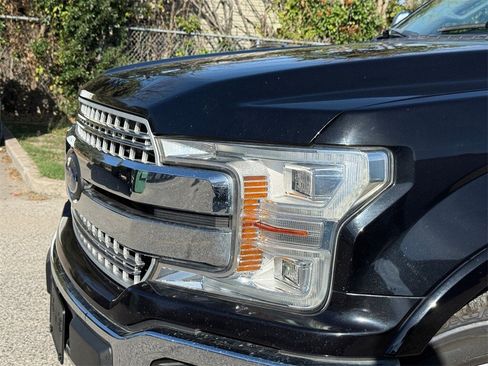 Used 2019 Ford F150 Lariat w/ Equipment Group 502A Luxury image 4